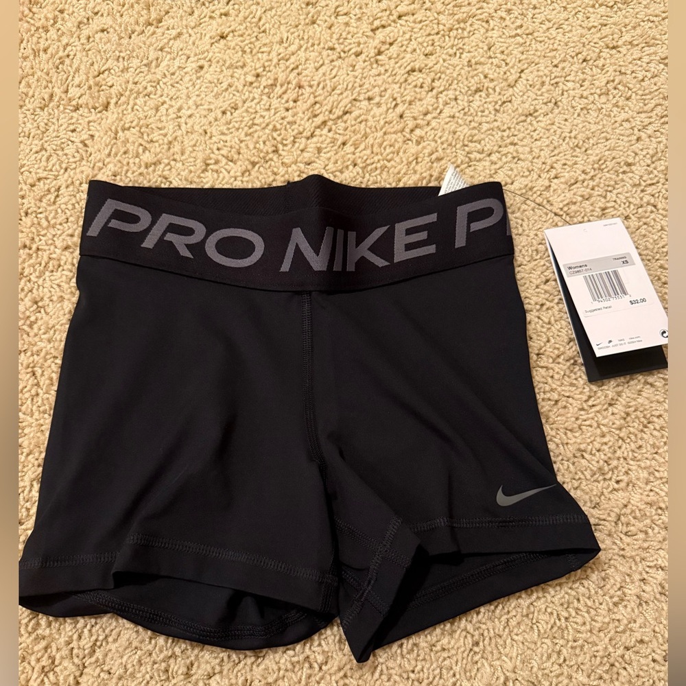 Black Nike Pros